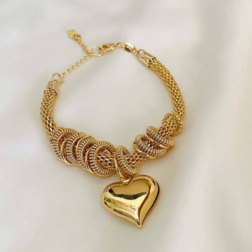 Gold Heart Cham Bracelet!